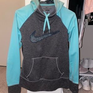 Women’s Nike Therma-Fit hoodie